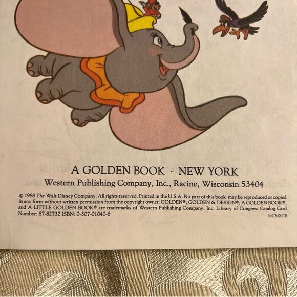 Vintage Golden Books (3): DUMBO , THE FRIENDLY BOOK , TAWNY SCRAWNY LION - Picture 3 of 11